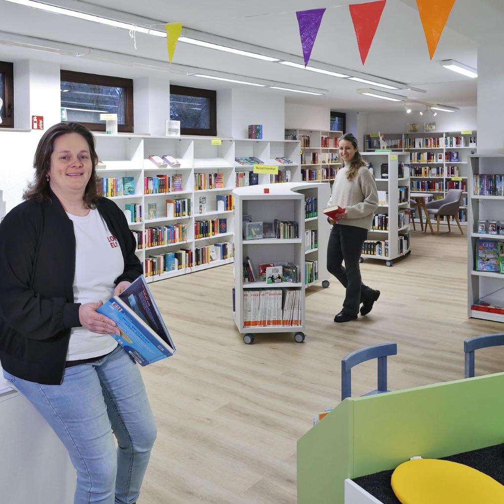 Bereit für Besuch: Lisa Fehrenbach (l.) und Anna Herwix präsentieren die renovierte KÖB Maria Waldrast .