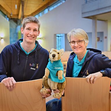 Koordinieren das Jahresprogramm zum Schwerpunkt Kinderrechte: Jonas van Stigt und Kerstin Jagodic.