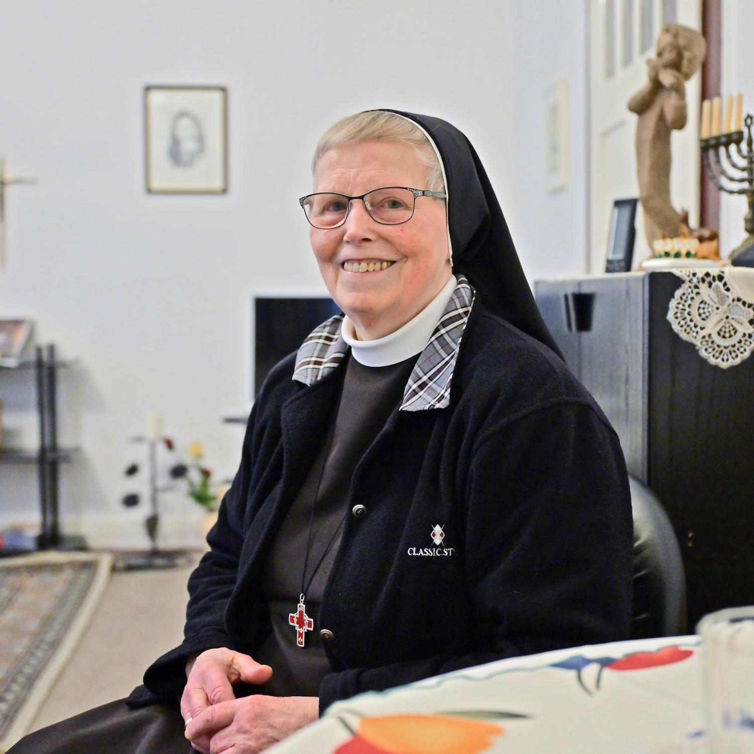 Seit über 60 Jahren gehört Schwester Dorothee zu den Armen-Schwestern vom heiligen Franziskus. „Ich bin glücklich. Ich gehöre dem lieben Gott“, sagt die Ordensfrau.