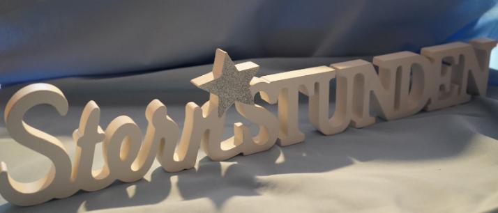 Das Wort aus Holz dreidimensional stehend