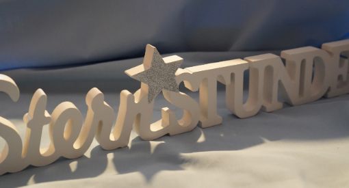 Das Wort aus Holz dreidimensional stehend