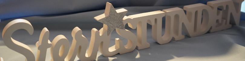 Das Wort aus Holz dreidimensional stehend