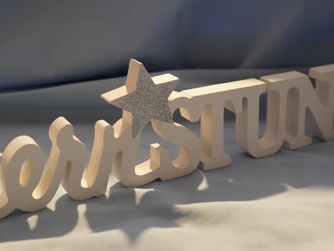 Das Wort aus Holz dreidimensional stehend