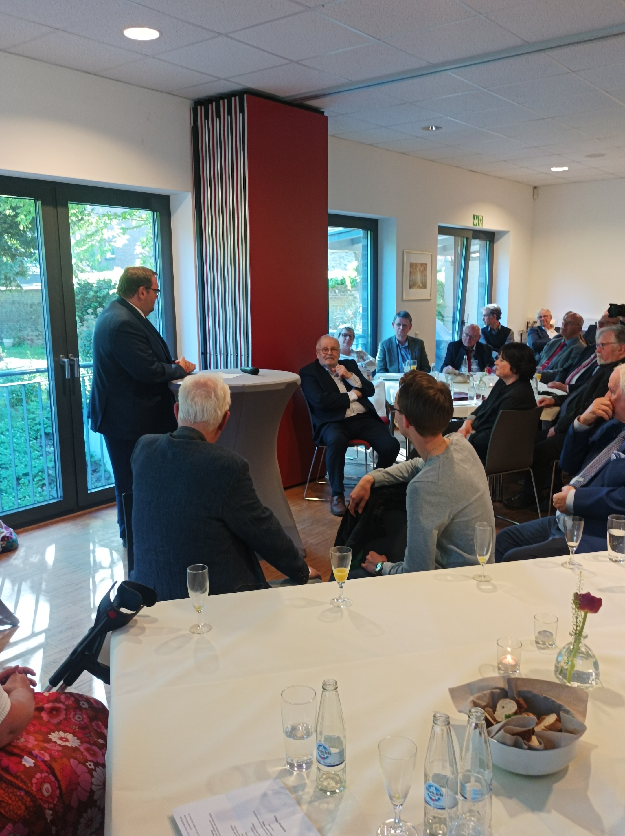 der Oberbürgermeister Frank Meyer spricht zu den Gästen