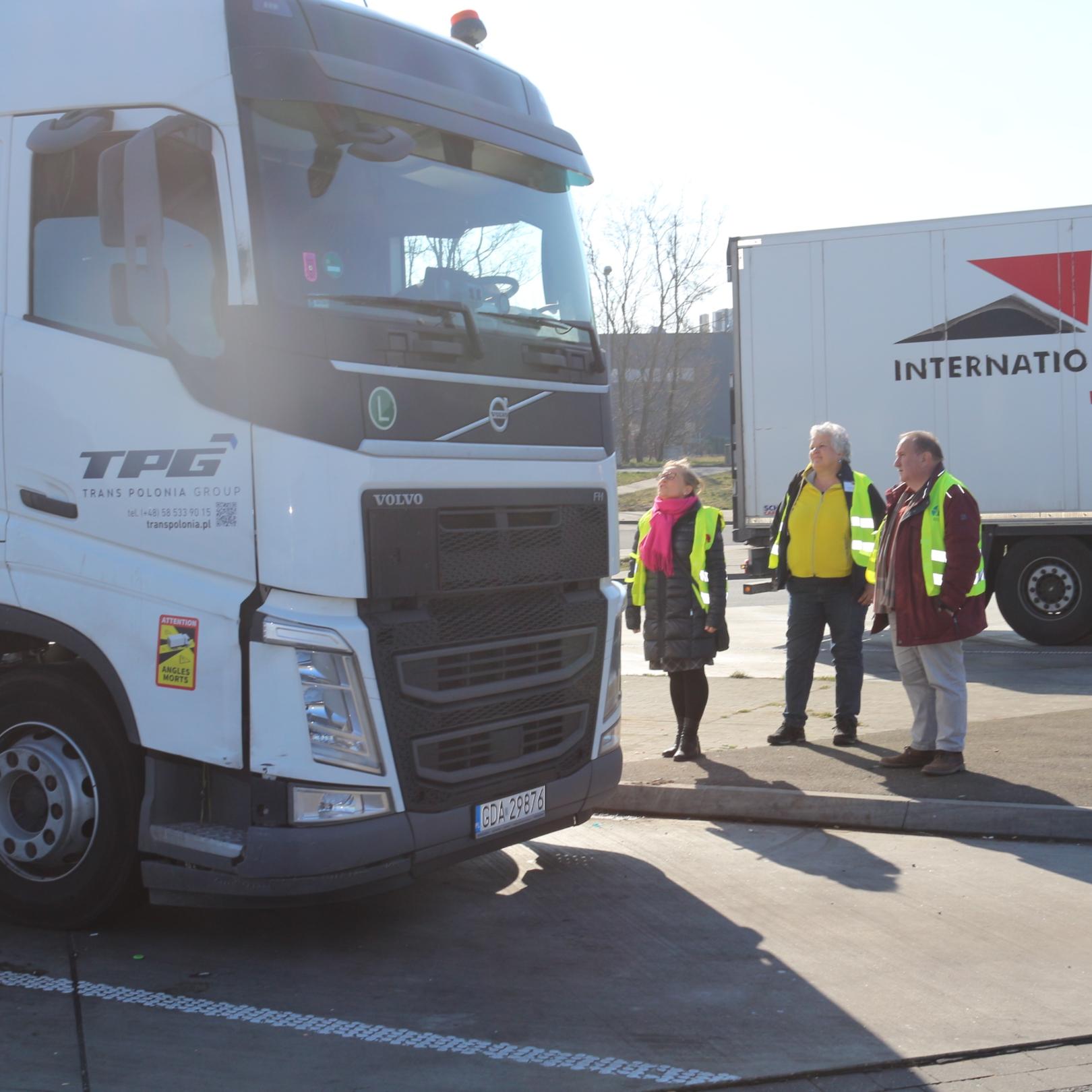 Waren fahren – Würde bewahren